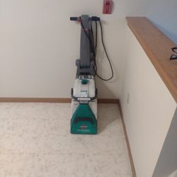 Bissell Big Green Carpet Cleaner 