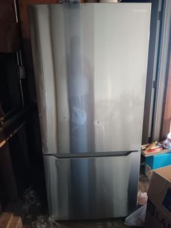 Insignia Fridge