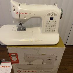 Singer Seventy Sewing Machine 