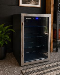Frigidaire mini refrigerator