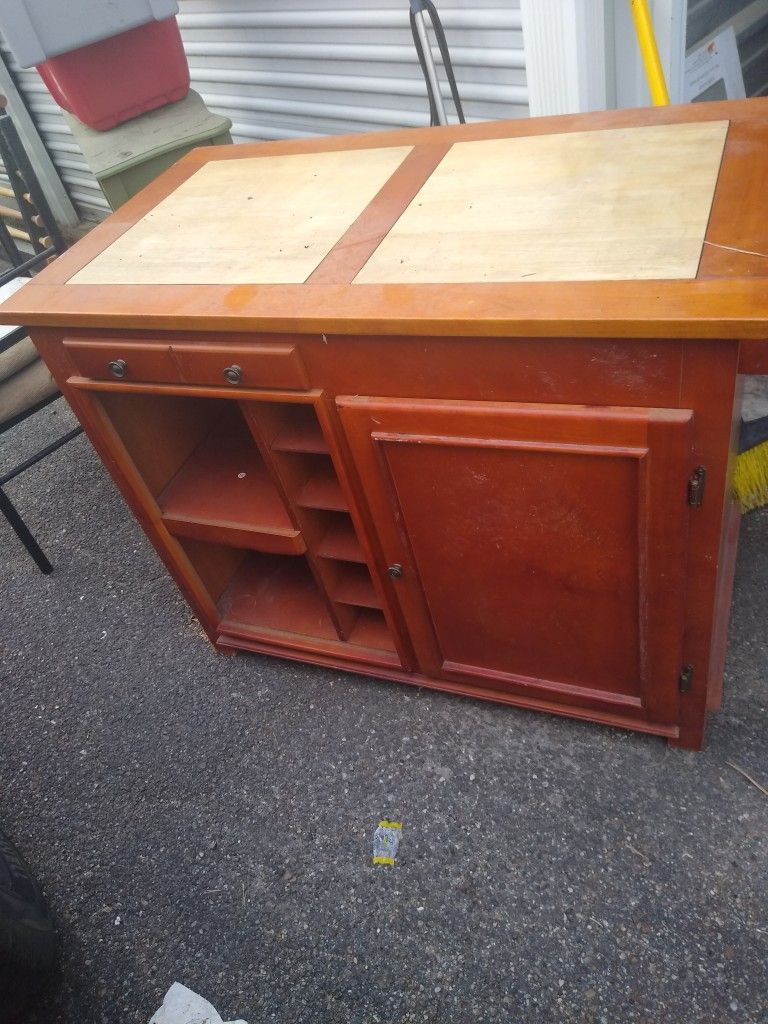 Kitchen Island/Bar