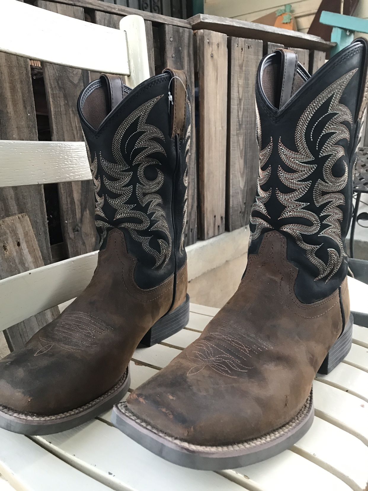 Justin Work Boots Mens Size 10 1/2 D. Brown & Black Cowhide. Slightly Used