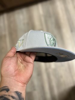 Feature X New Era “Opal” Las Vegas Raiders Fitted Size 7 3/8