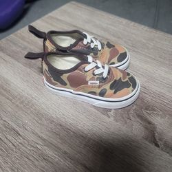 5.5c Toddler Army Vans 
