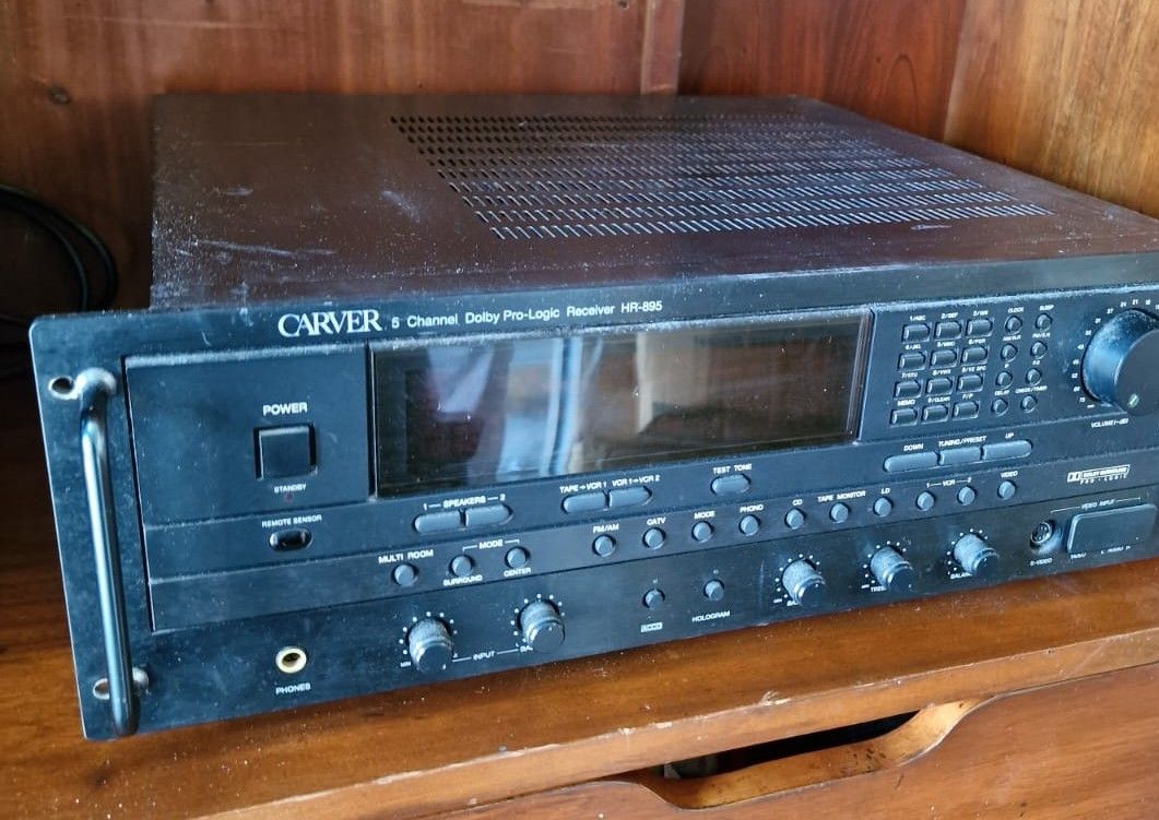 Carver 5 channel Dolby pro- logic amplifier. HR 895