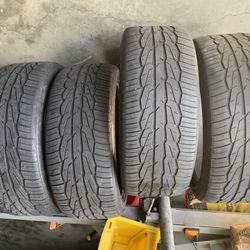 4 Toyo extensa hp tires 245/40/20