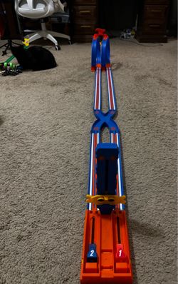 Hot Wheels Ultra Hots Wild Drive Drag Race Track