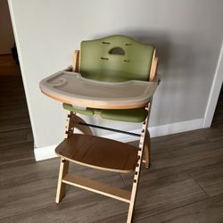 Abiie Baby Convertible High Chair 