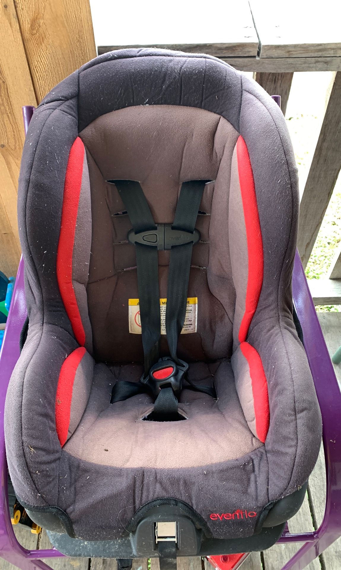 Child’s car seat even flo brand