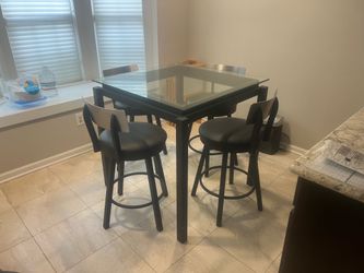 Glass table/ Dining room set