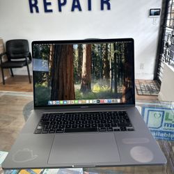 Apple MacBook Pro 16” 2019. i7, 16gb RAM, 512gb SSD.