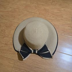 Beige Straw Sun Hat with Black Bow