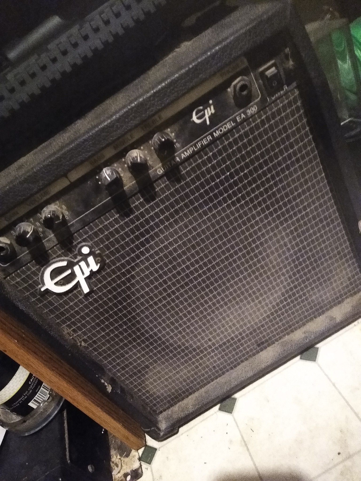 epi guitar bass speaker