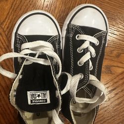 Youth Size 9 Converse