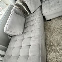 Sectional Grey In Good Condition 