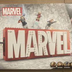LEGO MARVEL Logo & Minifigures 76313 