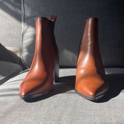 Brand new Steve Madden Kason Boots Size 7.5