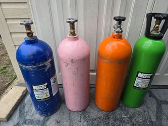 4 empty n02 tanks