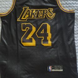 Kobe Bryant Lakers Jersey Size L