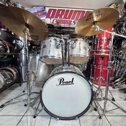 Pearl  Silver Sparkle Complete Drum Set 🥁 $500 Or Best Offer !!  
