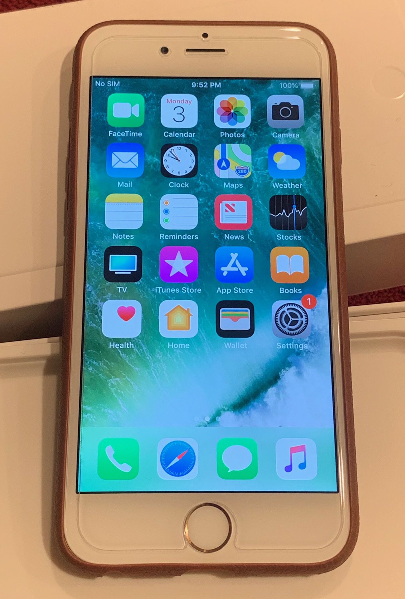 Unlocked Gold iPhone 6 16gb (Price is Firm)