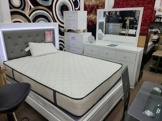 New in stock B4319 white color queen bedroom set 5pc special