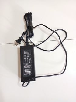 cargador jetson interios 100-240V-50/60hz 2,0A