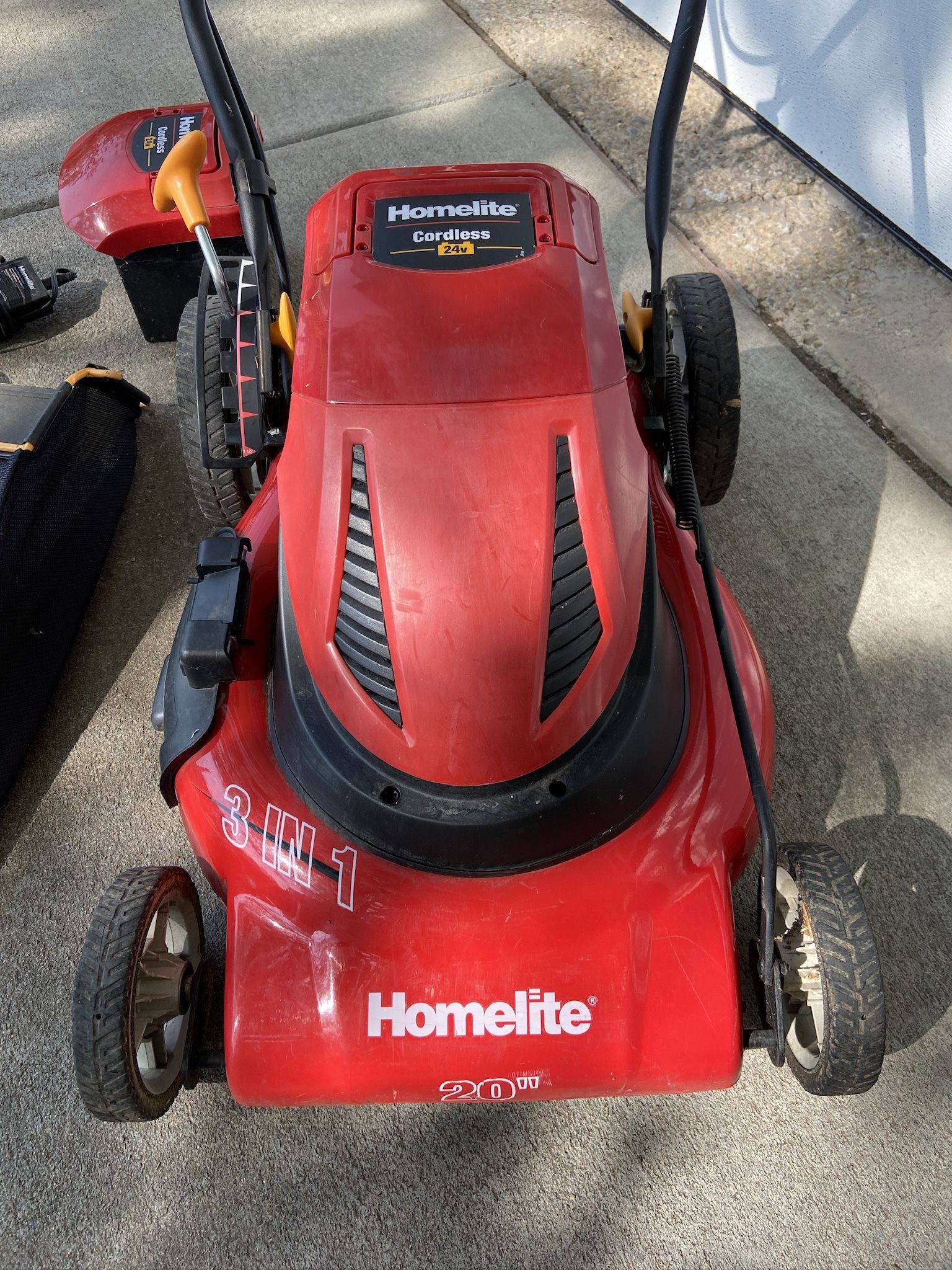 Homelite 24V 20” Cordless Lawnmower for Sale in Denver, CO OfferUp