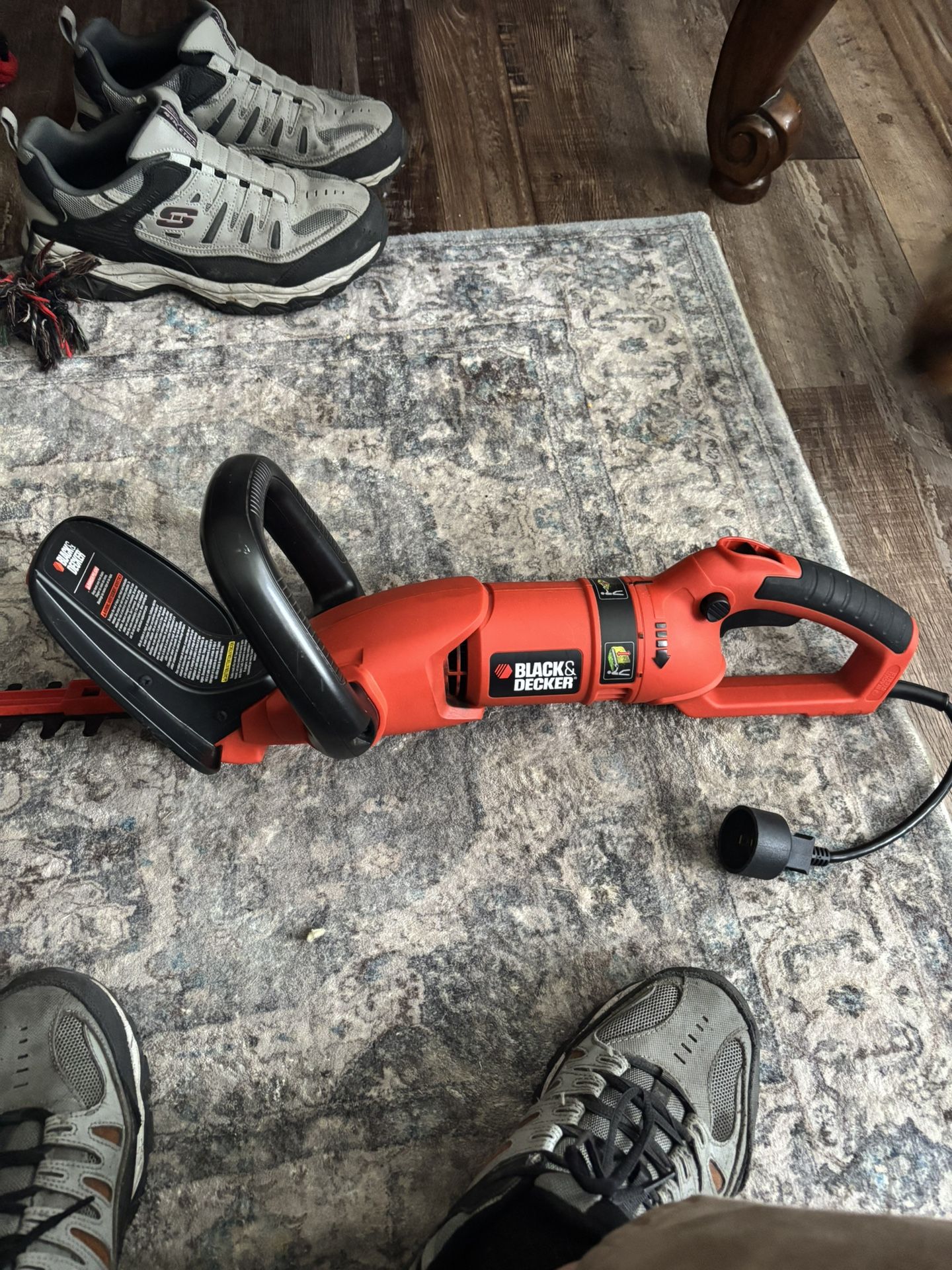 Black & Decker 24 Inch Hedge Trimmer