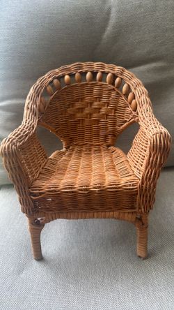Doll chair