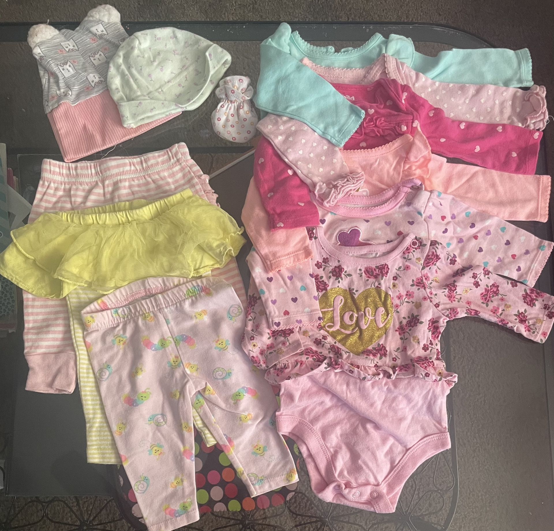 0-3 Months Adorable 12-piece baby girl clothes lot! π