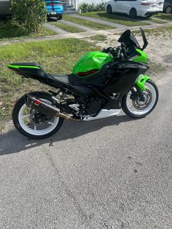 2022 Kawasaki Ninja 400