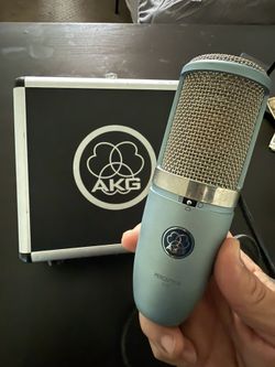 AKG Mic & Mic Stand With Pop Filter 