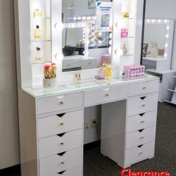 Hollywood Make Up Vanity