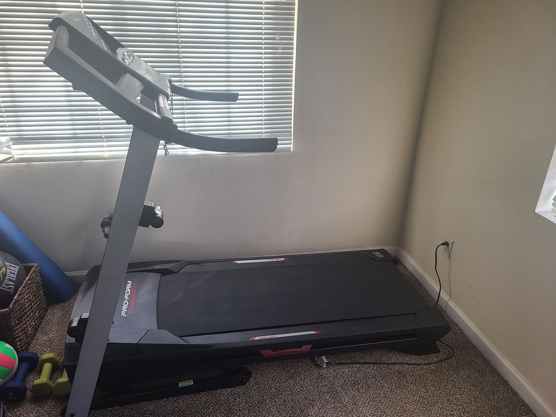 Treadmill ProForm Trainer 420 Works Great For Sale In Santa Ana, CA