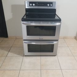 Stainless steel Frigidaire Electric Stove 5 Burners And Double Oven