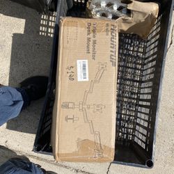 mountup triple monitor stand