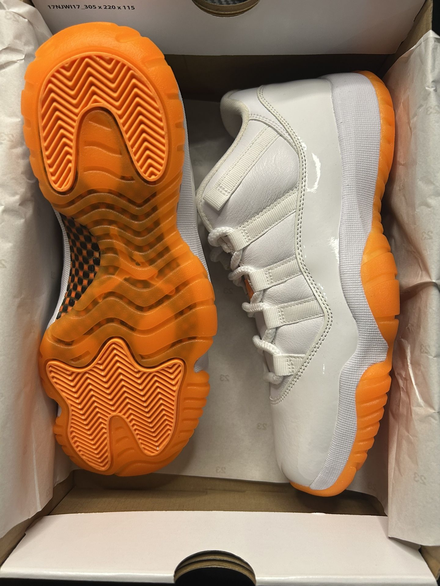 Jordan 11 Low Citrus Size 8.5W New