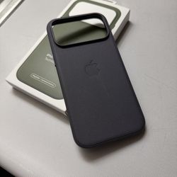 APPLE TECH WOVEN 17PRO MAX CASE