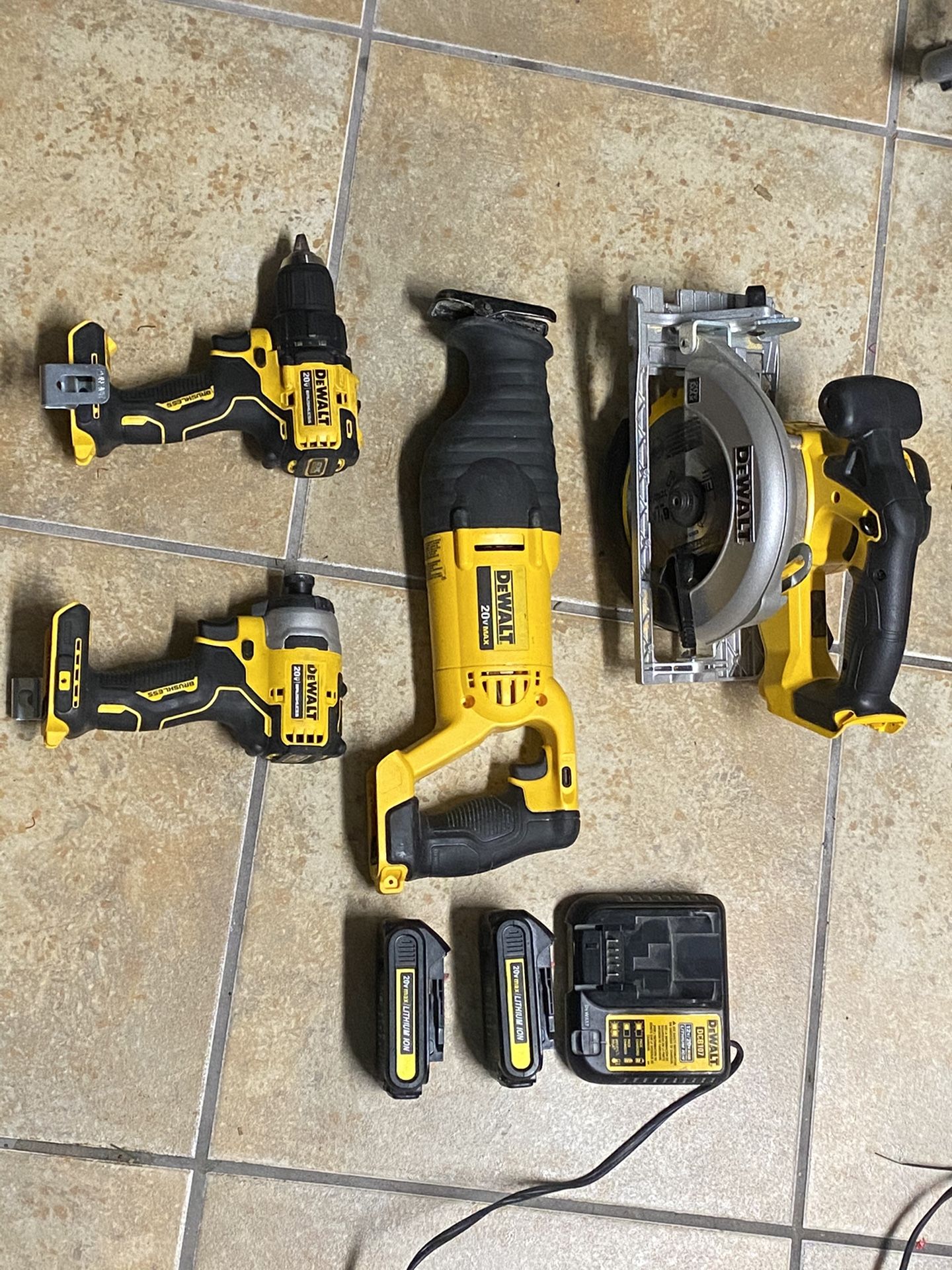 Dewalt 20 Volts Combo