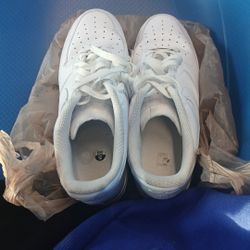 size https://offerup.com/redirect/?o=MTIuTmlrZQ== Air Force like new