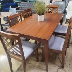 Beautiful Brown 7 Pc Dining Set With 6 Chairs 
