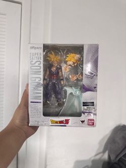 S.H. Figuarts Super Saiyan Son Gohan Dragon Ball Z Figure