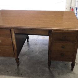 60”wx34”dx30”h Wooden strong desk