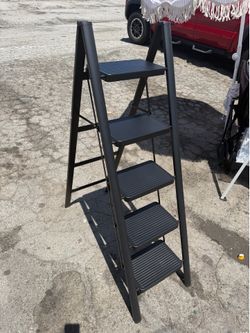 5 step escalera nueva $40