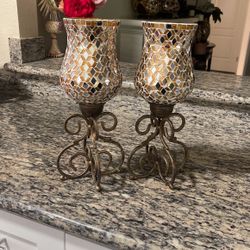 $15 Por Los Dos Solo Tiene Uno Un Poco Dañado Como Se Ve En La Foto