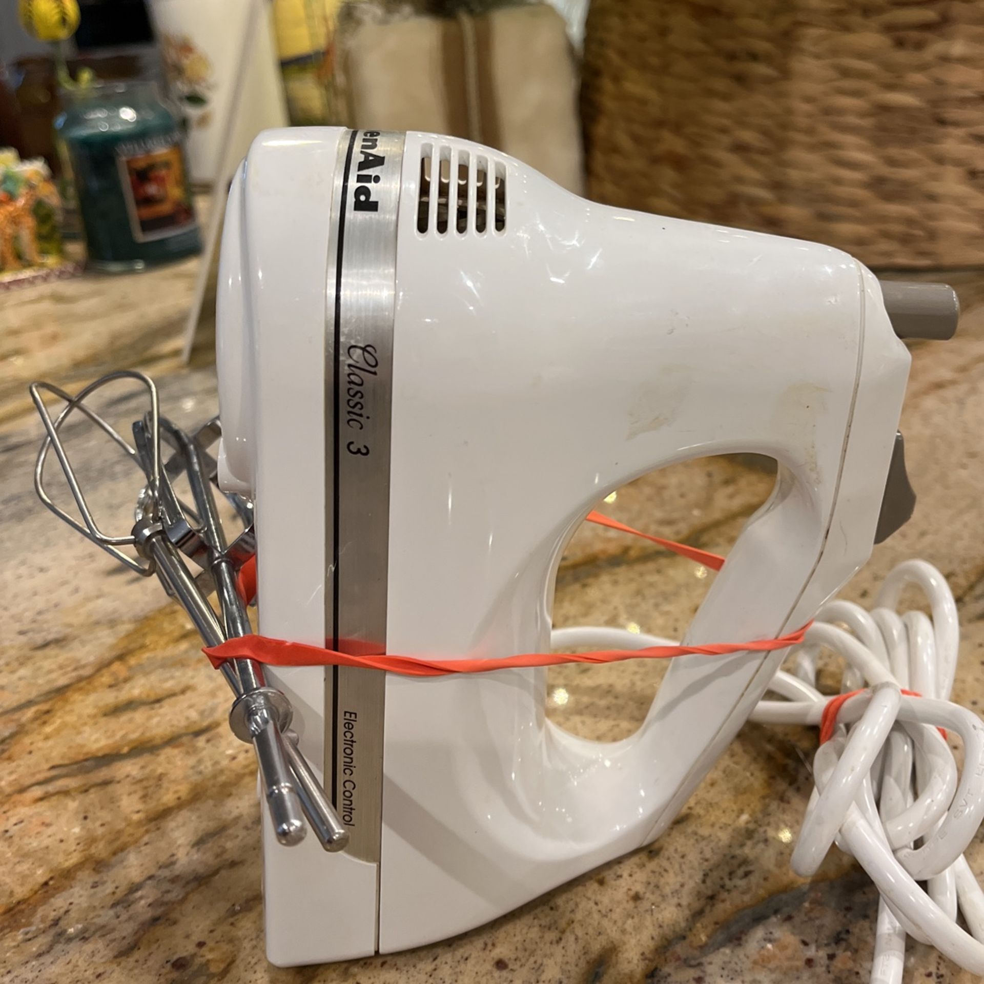Kitchen Aid Hand Mixer for Sale in Virginia Beach, VA OfferUp