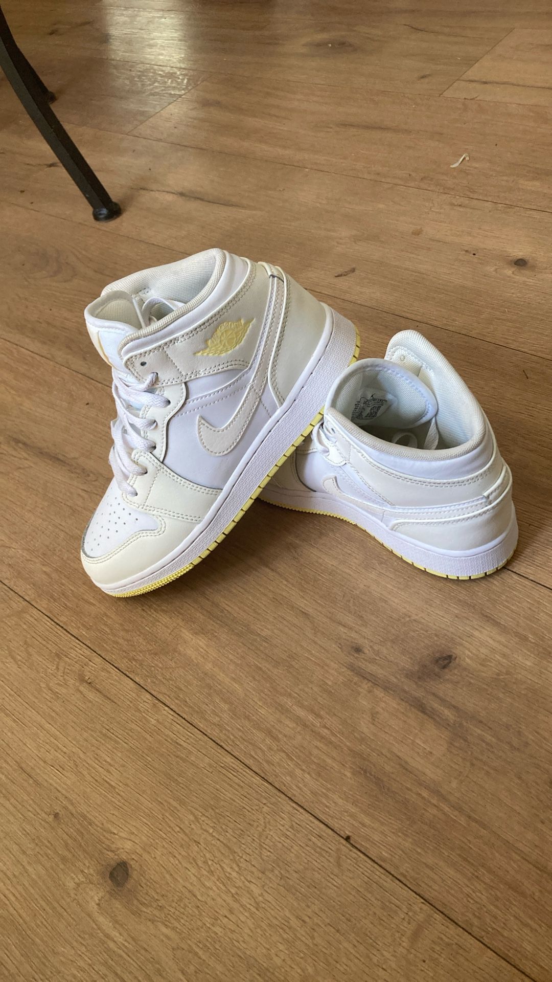 Jordan1 Mid 4.5