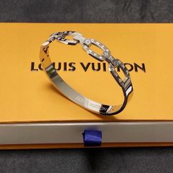 Brand new luxury bracelet