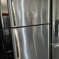 Frigidaire Refrigerator 
